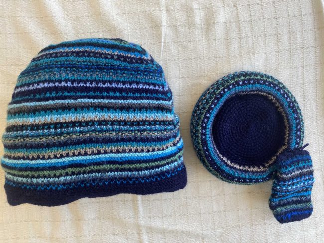 Hand-knitted Tea Cosy Set - Image 9