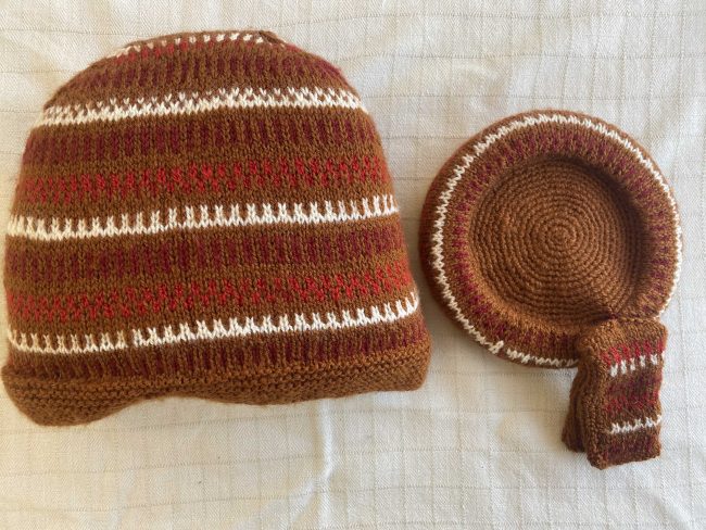 Hand-knitted Tea Cosy Set - Image 12