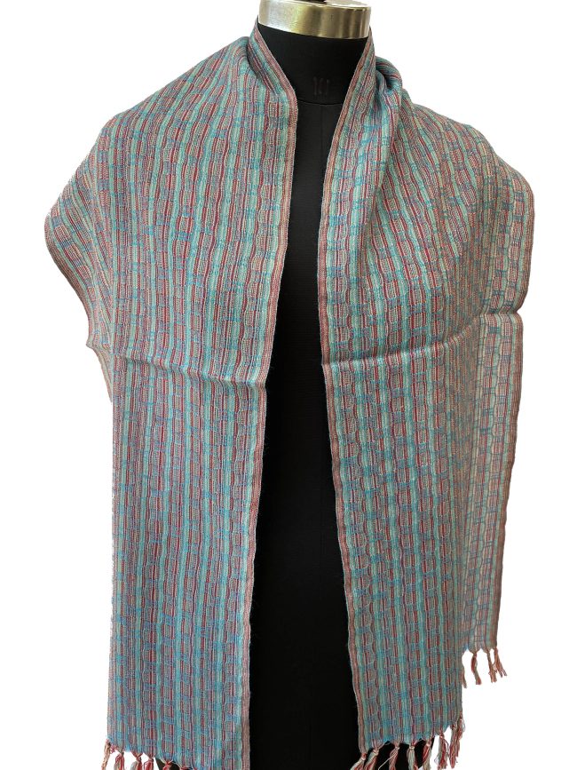 Basket weave scarf in pure merino wool in shades of arctic blue and deep red